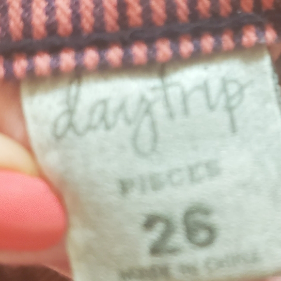 Shorts - Picture 3 of 4